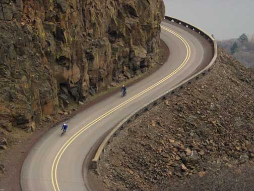Rowena Loops Bike Riders, Columbia River Scenic Highway, Oregon