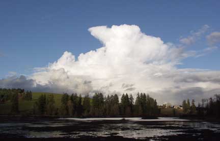Cloud and farm, Banks, Or