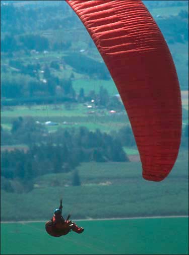 Andrew carves into a thermal at Chehalem