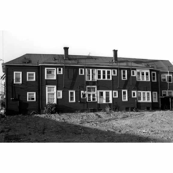 Apartment house near 7th and Ankeny