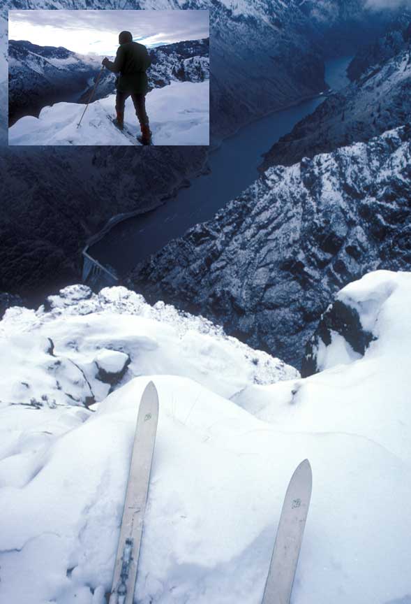 Hells Canyon Dam 1500' below